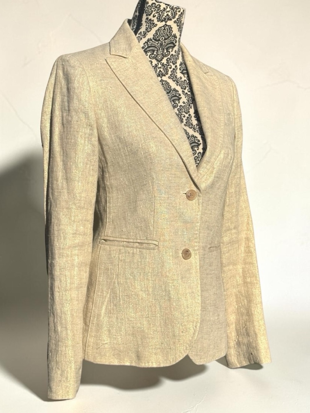 J.Crew Campbell Blazer in Metallic Gold Textured 100% Linen. Size 2. - Picture 8 of 9
